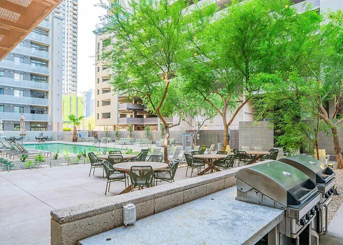 Cdt Phx Pool Gym Balcony Wd Parking