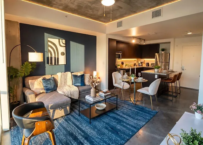 Apartment Cdt Phx Pool Gym Balcony Wd Parking *