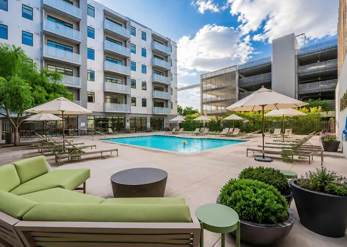 Apartment Cdt Phx Pool Gym Balcony Wd Parking *